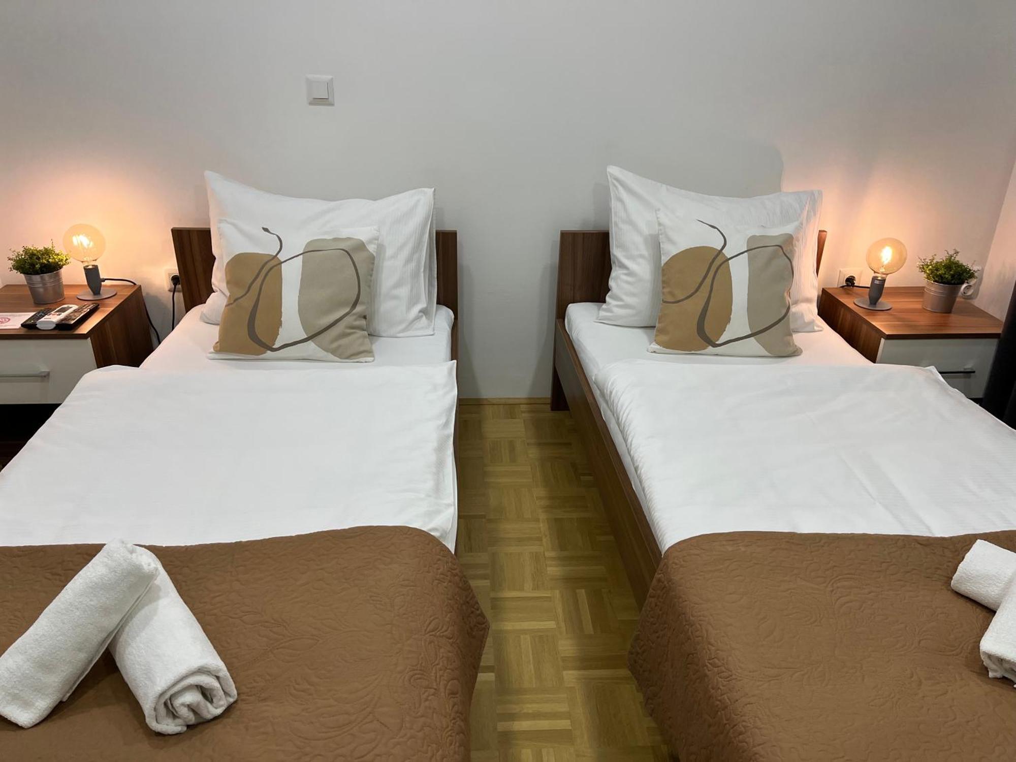 Apartment For5 *