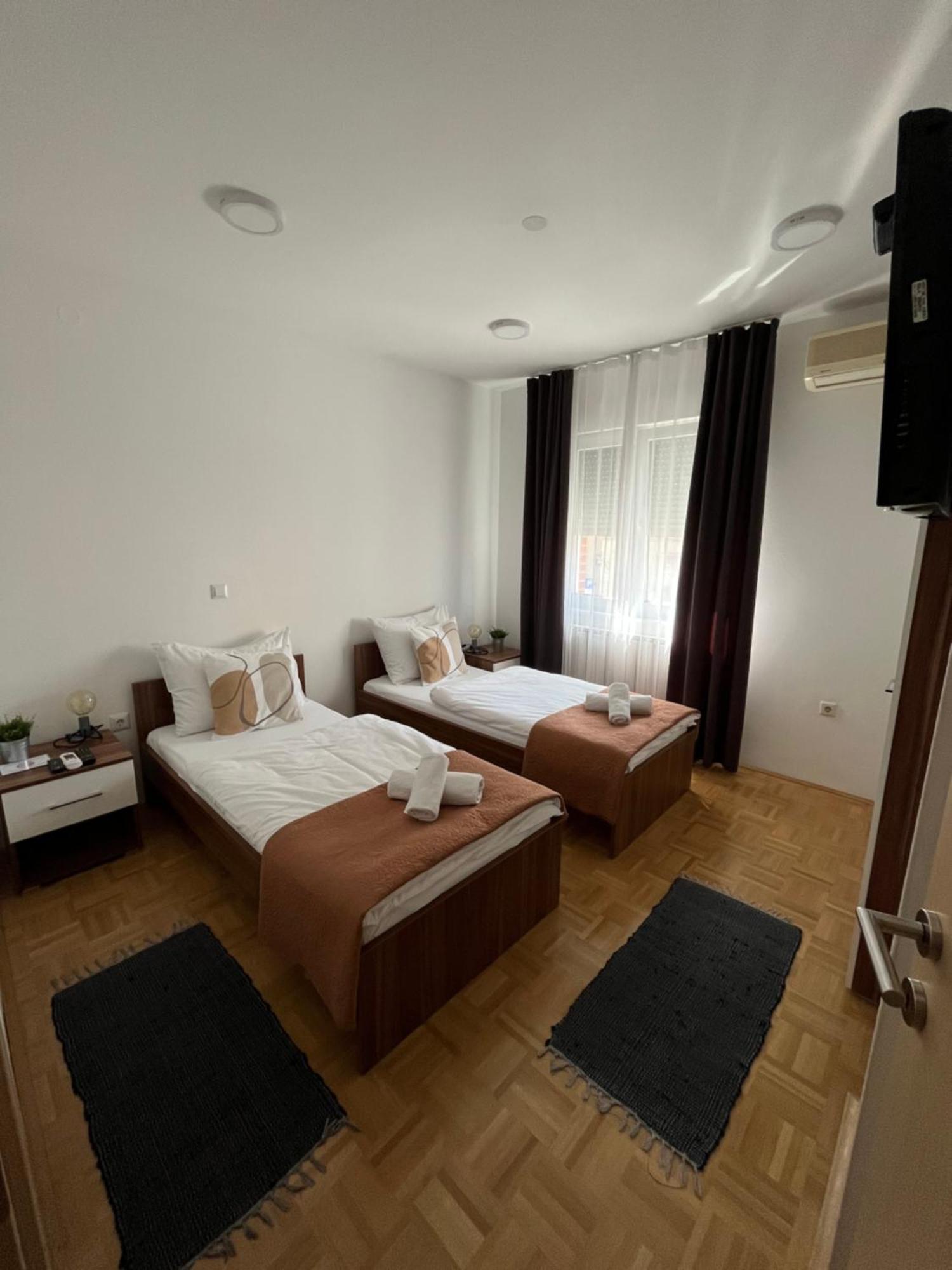 Apartment For5