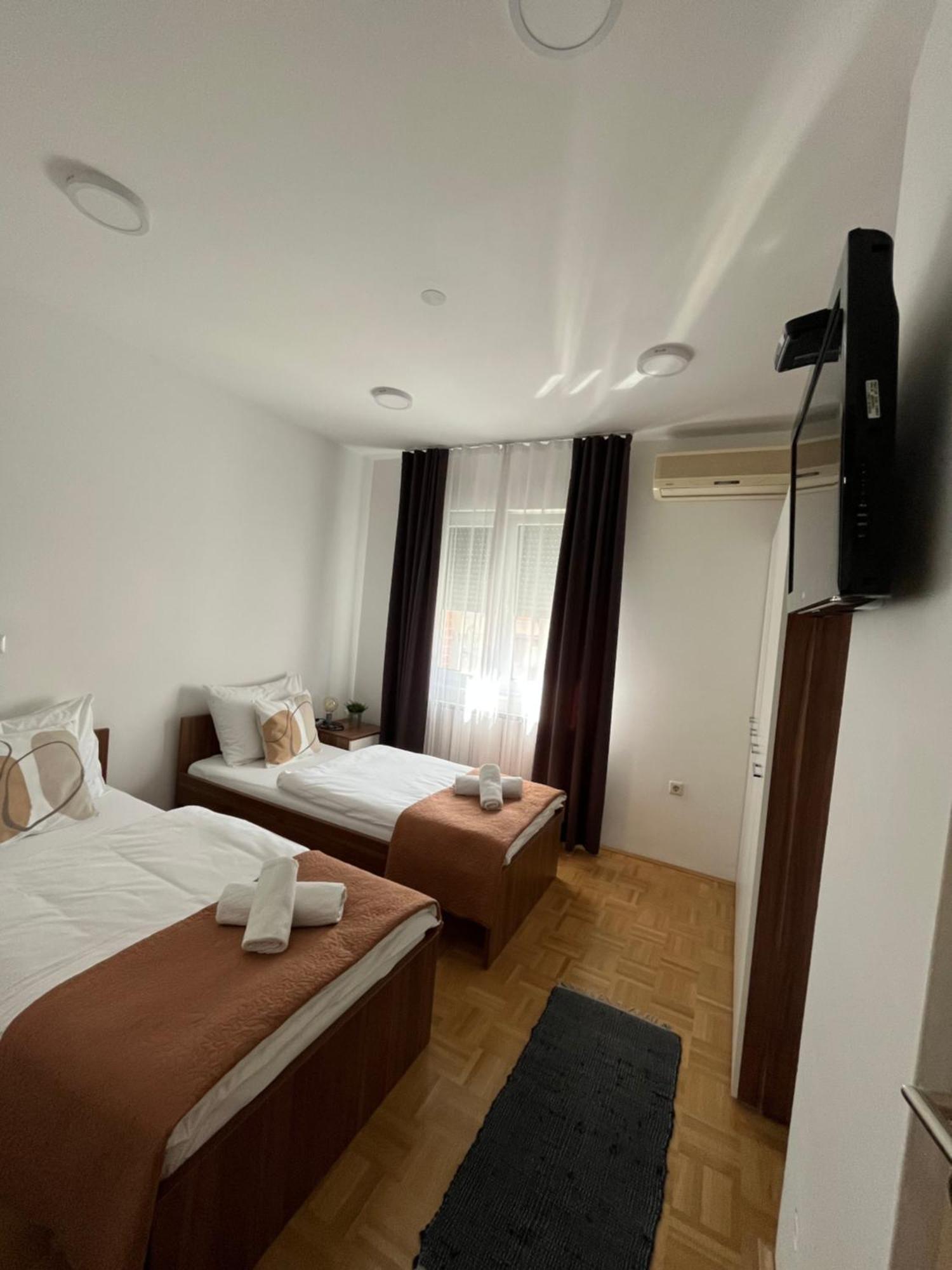 For5 Apartment *