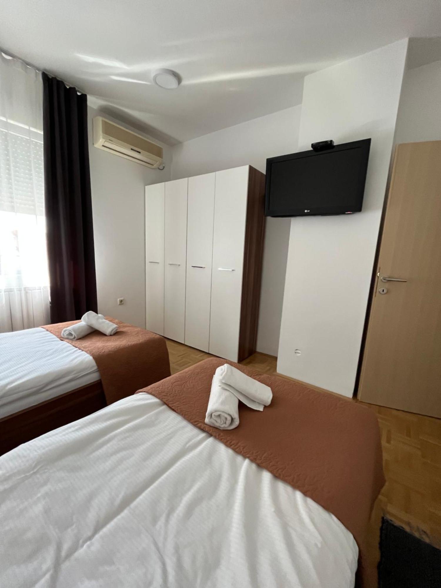 Apartment For5 *