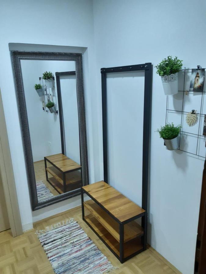Apartment For5